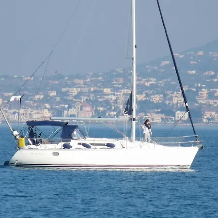 Botel Dockside Yacht Lodging Kallithea (Chalkidiki)